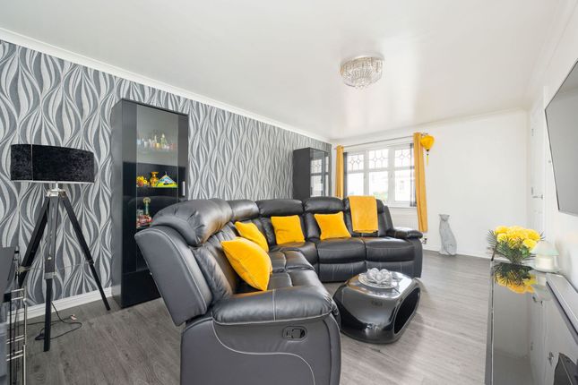 48 Peasehill Gait, Dunfermline photo 4