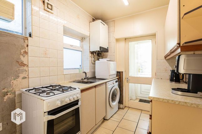 134 Longsight, Bolton photo 4