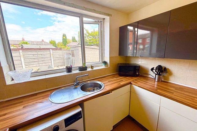51, Greenfield Street, Manchester photo 3