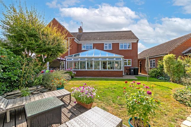 18Burghleyclose-90.Jpg