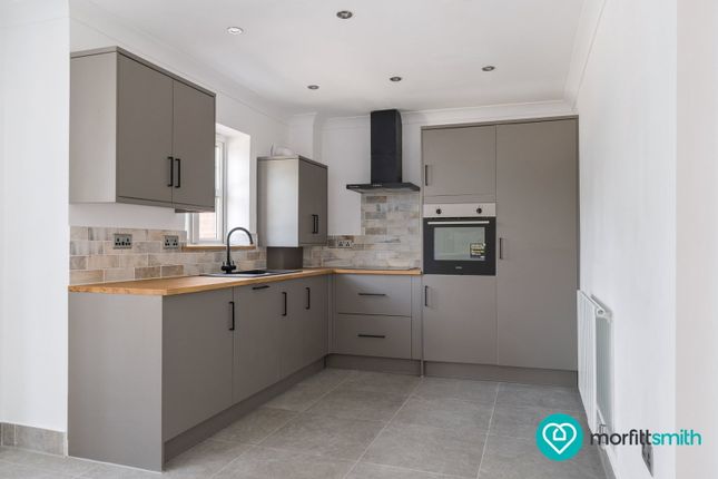 70, Pickard Drive, Sheffield photo 4