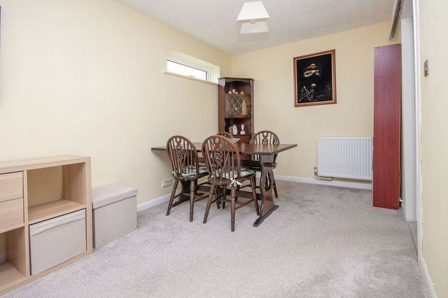 11, Brokenford Avenue, Southampton photo 3