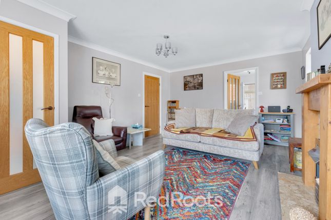 22 Clayton Holt, South Kirkby, West Yorkshire photo 4