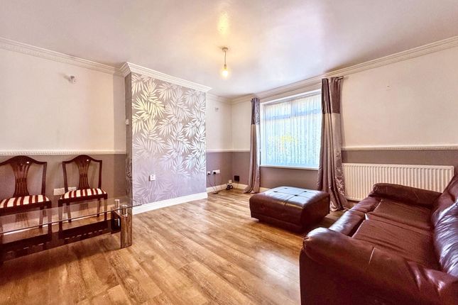 14, Macbeth Walk, Peterlee photo 2