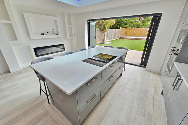 19, Lendorber Avenue, Portsmouth photo 2