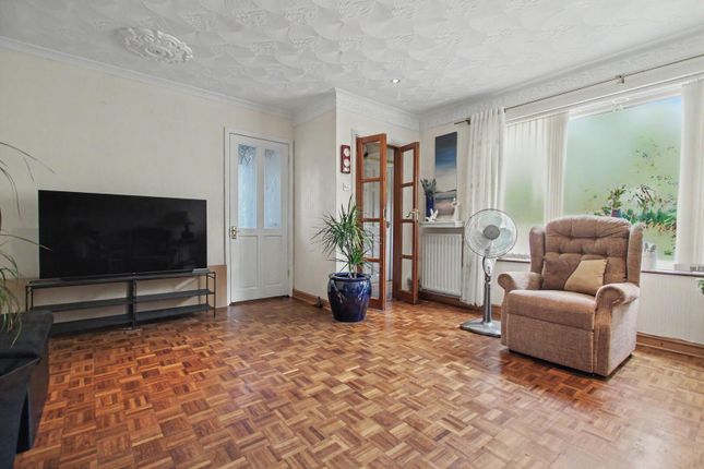 3, Heathwood Walk, Bexley photo 4