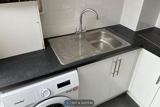 Moor St, Luton photo 2