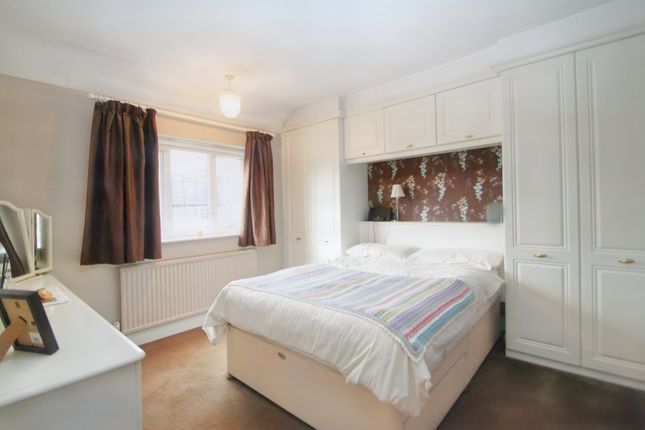 End terrace house for sale in Holly Close, Buckhurst Hill