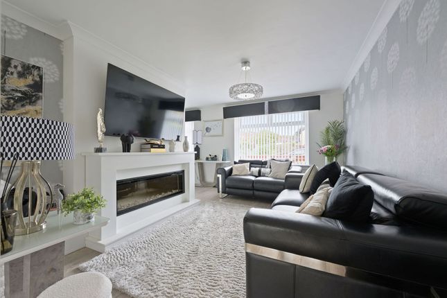 6 Grierson Crescent, Stirling photo 2