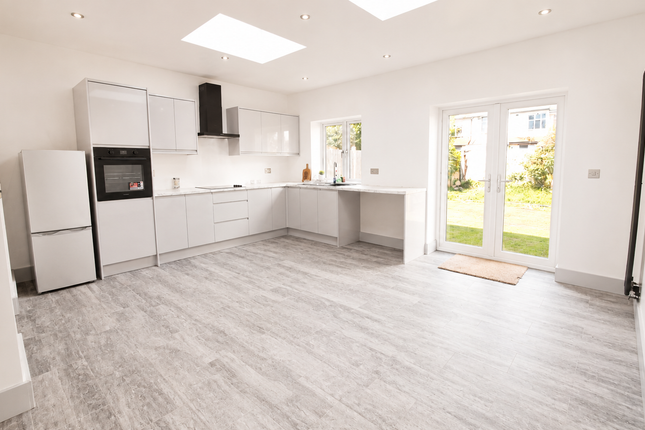 25, Bute Road, Barkingside photo 3