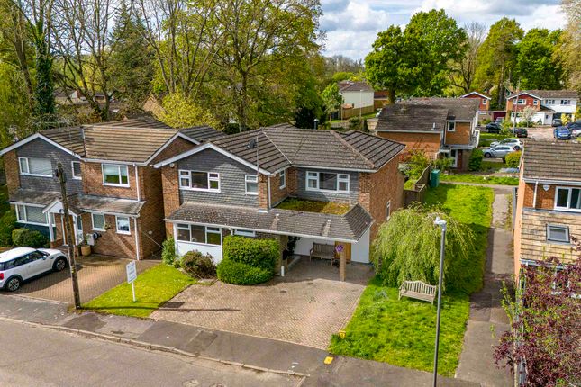 Thumbnail Detached house for sale in Spinners Walk, Marlow