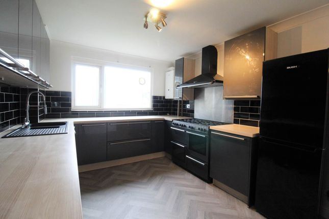 Flat to rent in Church Street, Hemel Hempstead