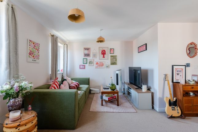 13 Valerian Close, Bristol photo 4