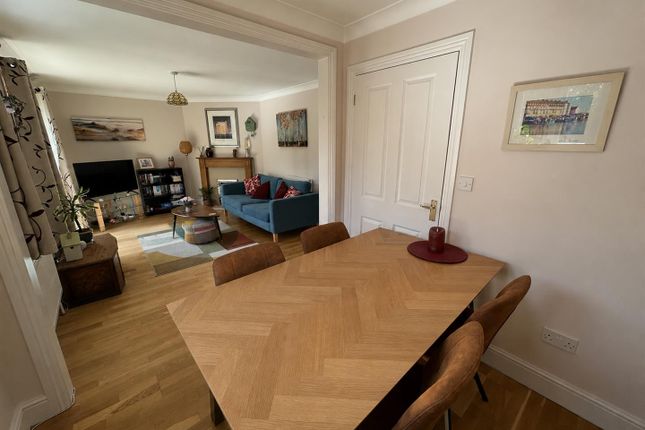 11, Suttil Crescent, Bridport photo 3