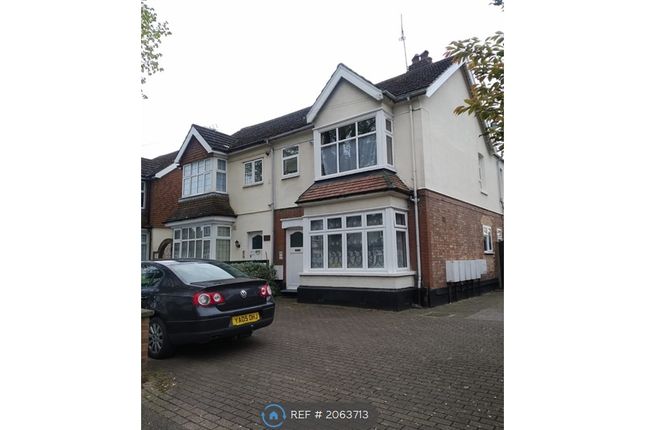 Thumbnail Flat to rent in Priory Rd, Dunstable, Bedfordshire