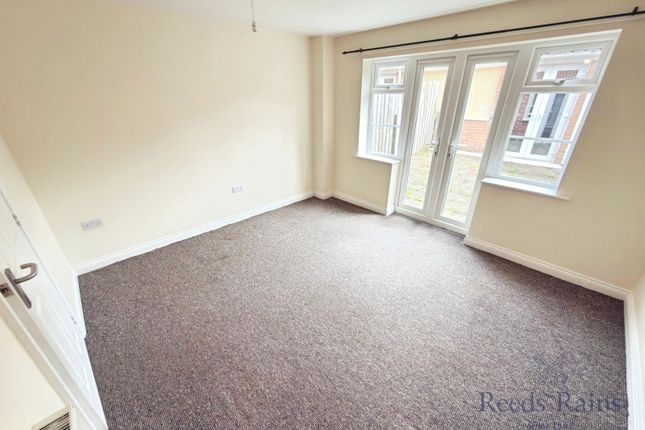 73, Galingale View, Staffordshire photo 3