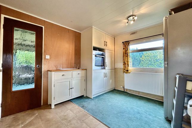 Mobile/park home for sale in Newfield Crescent, Garforth, Leeds