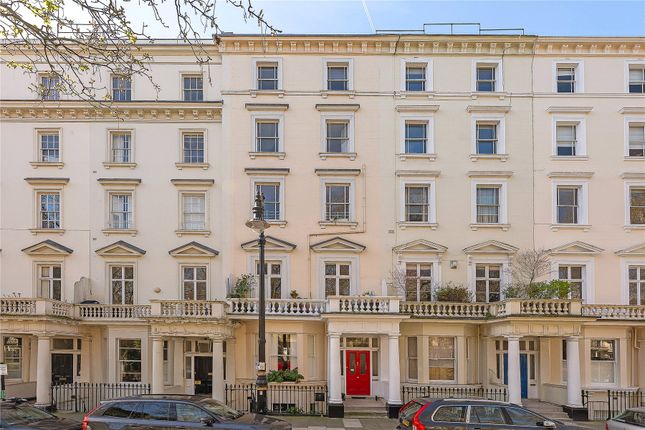 H/L, 94, St. Georges Square, London photo 3