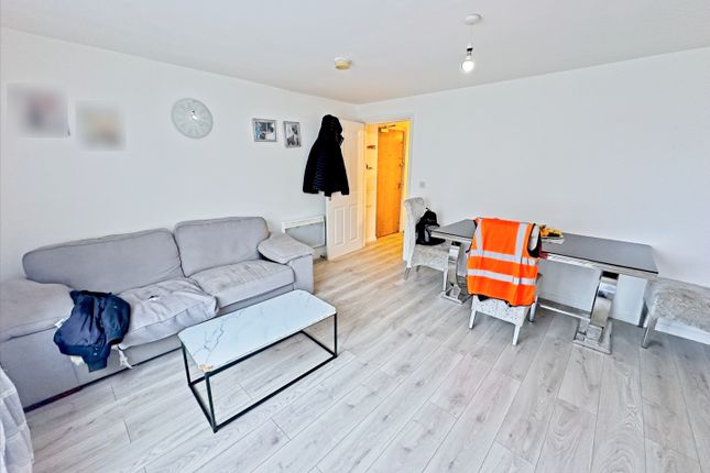 15, Clough Close, Middlesbrough photo 2