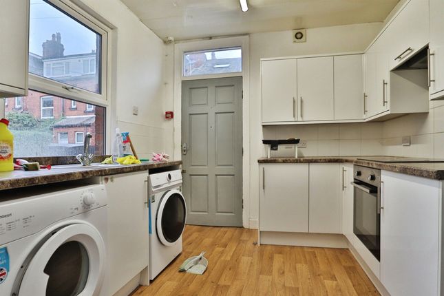 22, Estcourt Terrace, Leeds photo 3