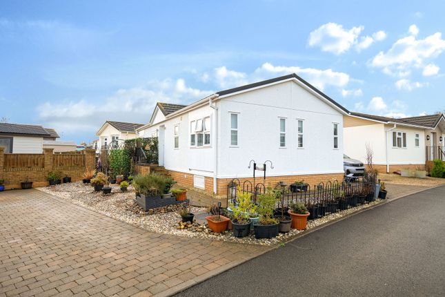 2-bed caravan on Meadowlands Court,2 Foxglove Crescent, Bude, £185,000