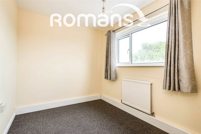 10, Beaulieu Close, Swindon photo 5