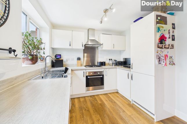 22 Yelland Walk, Stafford photo 3