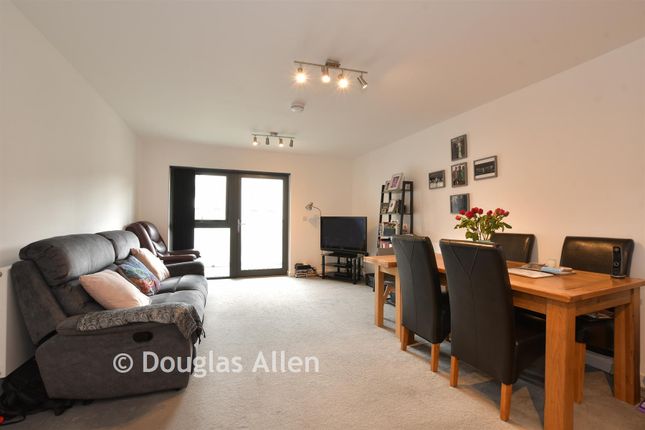 Blueberry Court, Broadis Way, Rainham photo 3