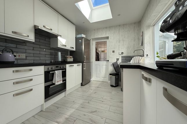 35, Hill Rise, Pembrokeshire photo 2