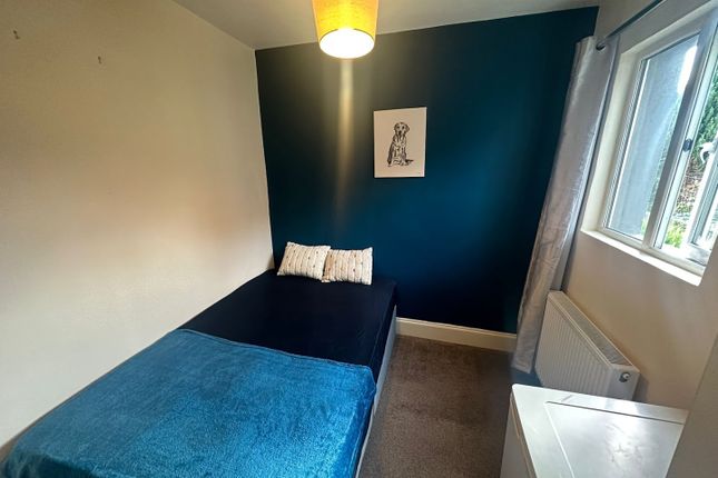 Thumbnail Room to rent in Oakleigh Road North, London