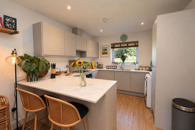 2 Oakwood, St. Columb photo 4