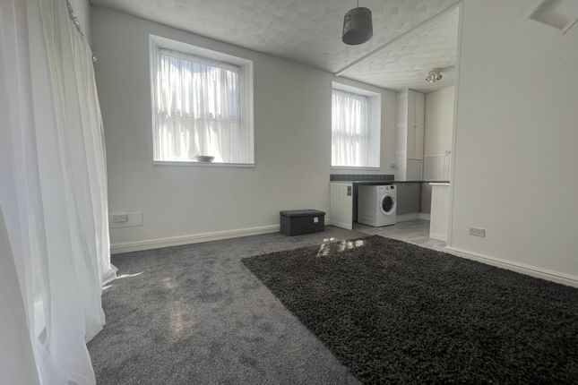 Thumbnail Flat to rent in Oxford Street, Abertillery