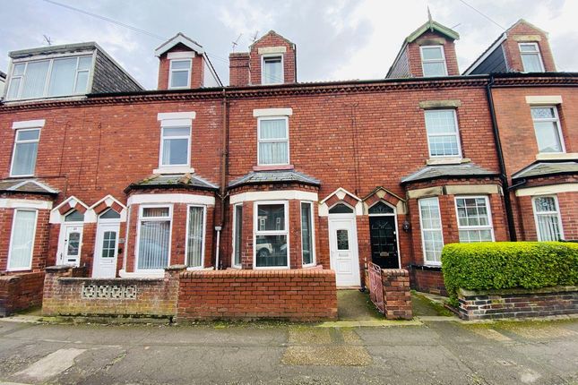 Thumbnail Terraced house for sale in Kingsway, Goole
