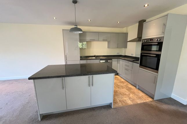 13, Charles Avenue, Louth photo 4