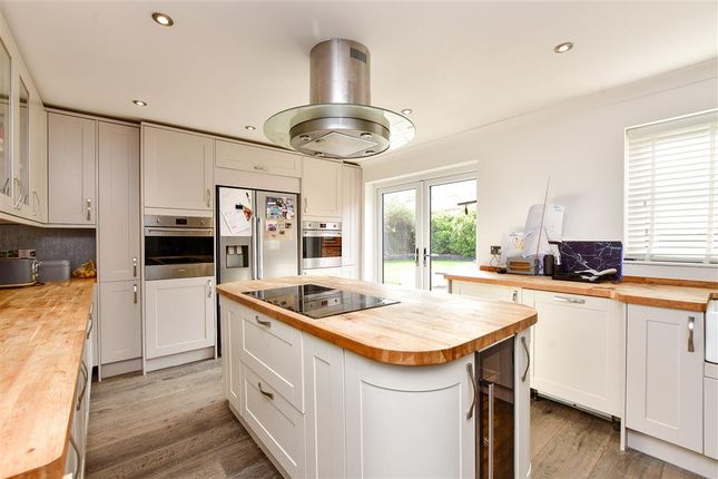 Thumbnail Detached house for sale in Baywell, Leybourne, Kent