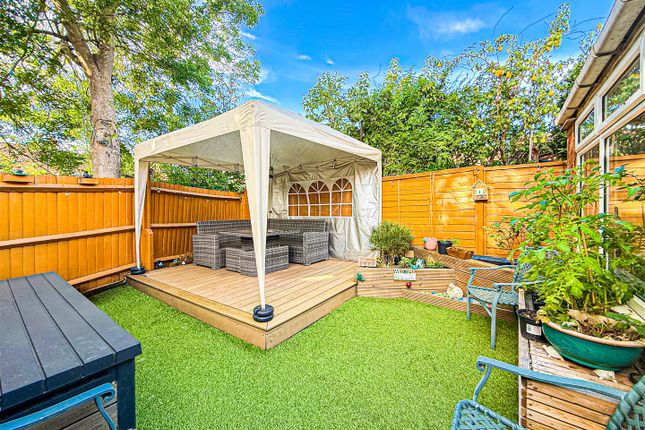 23, Leslie Park, Burnham-On-Crouch photo 3