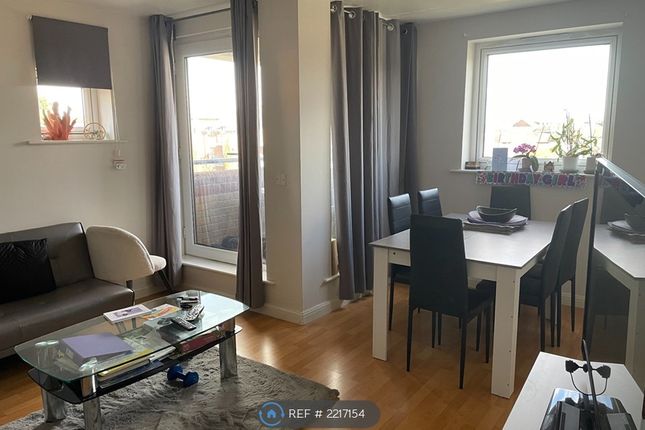 Thumbnail Flat to rent in Chiltern House, Aylesbury