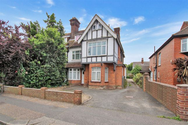 Thumbnail Flat for sale in Broadwater Road, Broadwater, Worthing