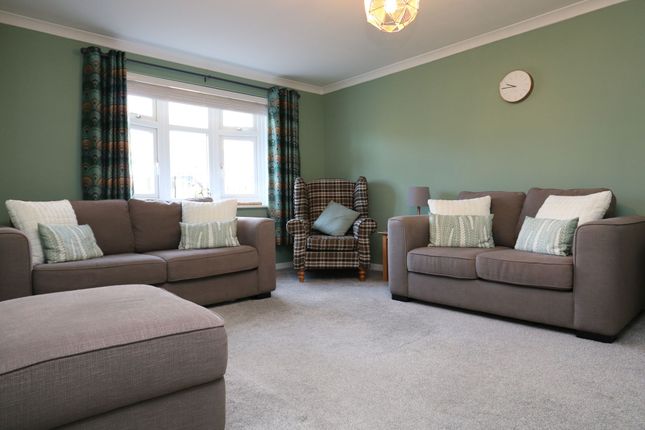 30 Aberaeron Close, Barry photo 3