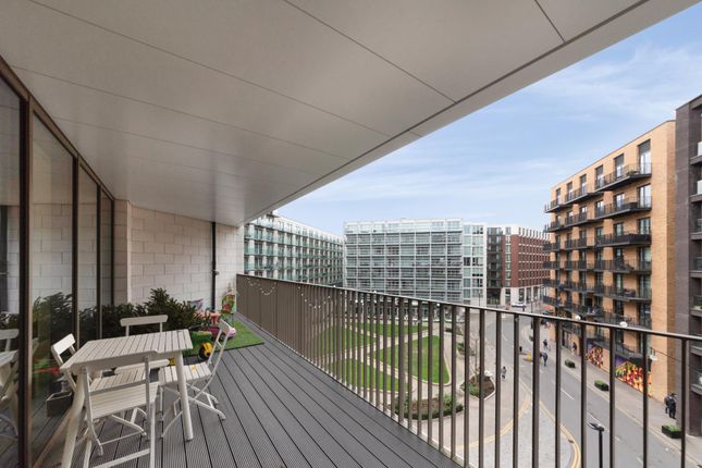 54 Commodore House 2, Admiralty Avenue, London photo 3