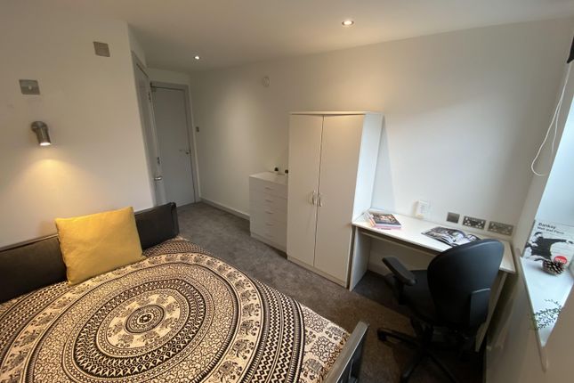 Flat to rent in Mooregate House, Middle Street