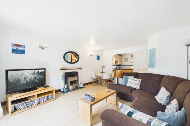 10, Kensington Gardens, Pembrokeshire photo 3