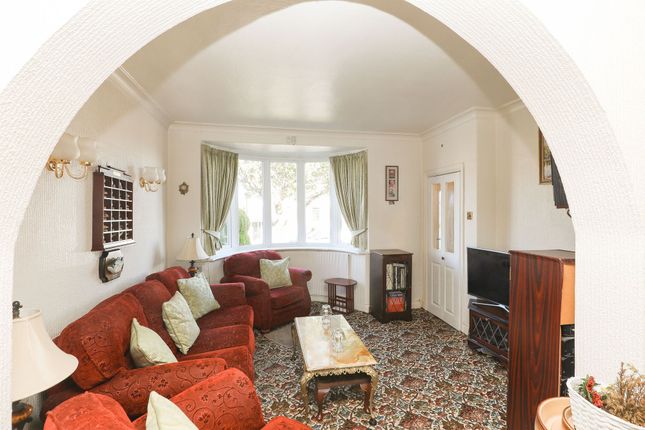 42 Basegreen Avenue, Sheffield photo 2