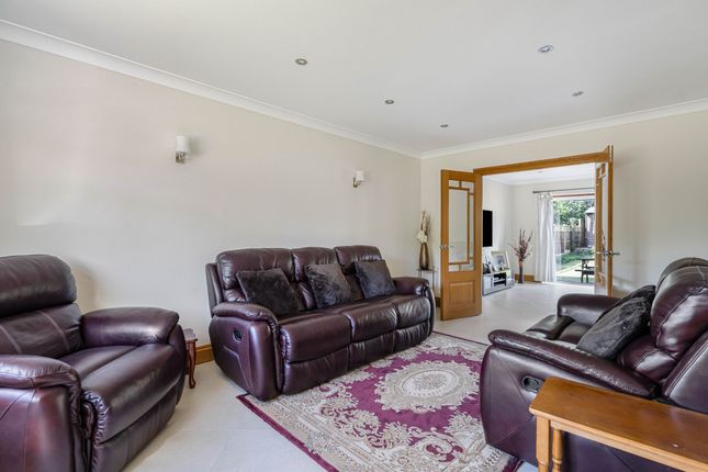 63 Coates Lane, High Wycombe photo 2