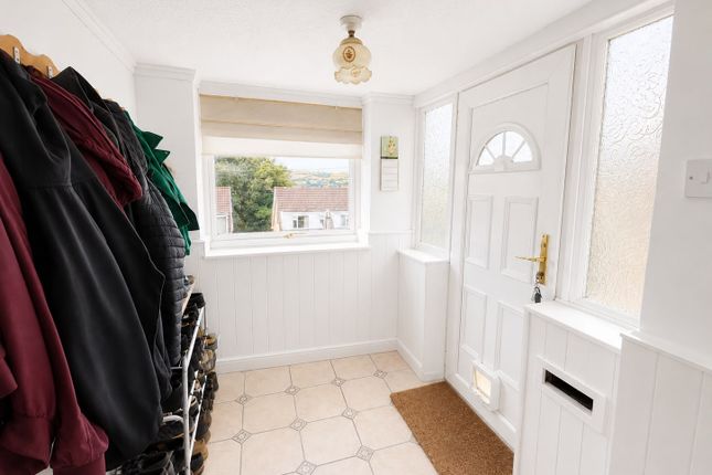 40, Alpine Rise, Bradford photo 3