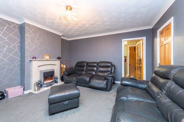 Lanrigg Avenue, Fauldhouse photo 3