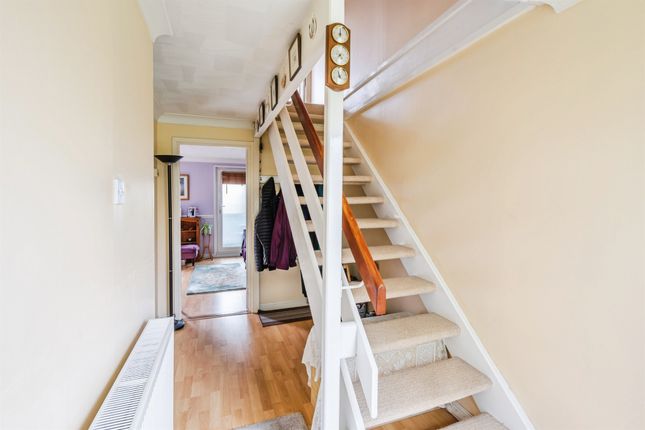 7, Appledore Close, Eastbourne photo 4