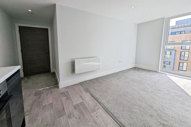 Flat 46, Clarendon Apts, Canal Walk, Southampton, Southampton photo 2