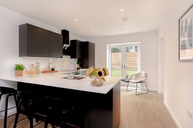 64 Moseley Road, Manchester photo 2