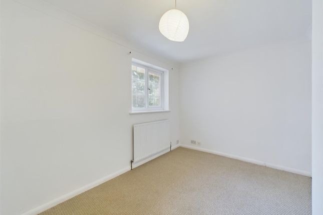 Terraced house to rent in Old Martyrs, Crawley